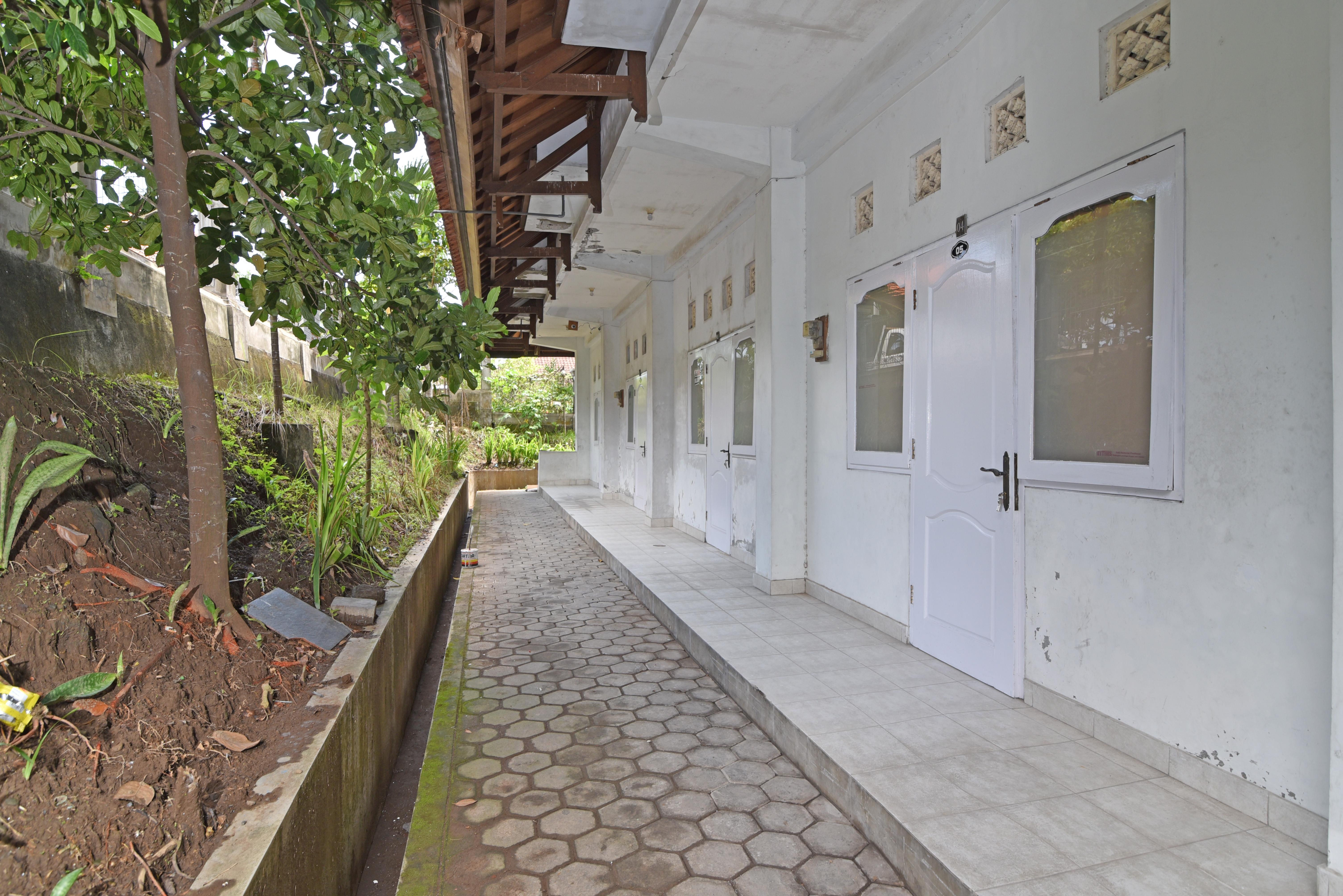 מלון Reddoorz @ Jalan Gatot Subroto Denpasar מראה חיצוני תמונה